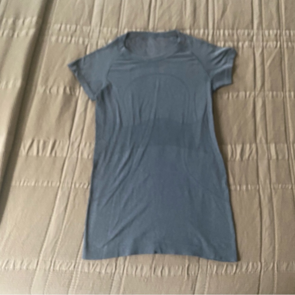 Lululemon Swiftly Tech Short Sleeve Gray Sz 6